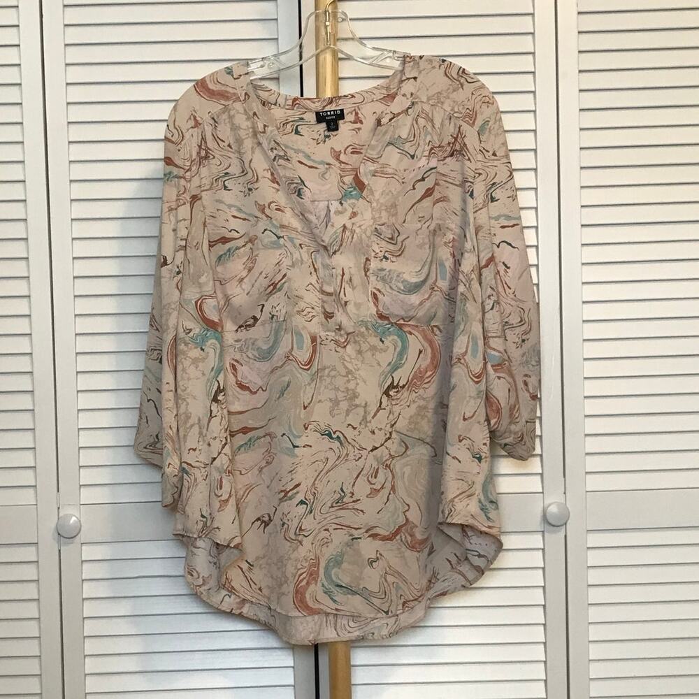 Torrid Harper Watercolor Art V-Neck 3/4 Roll-Tab Sleeve Blouse 2X